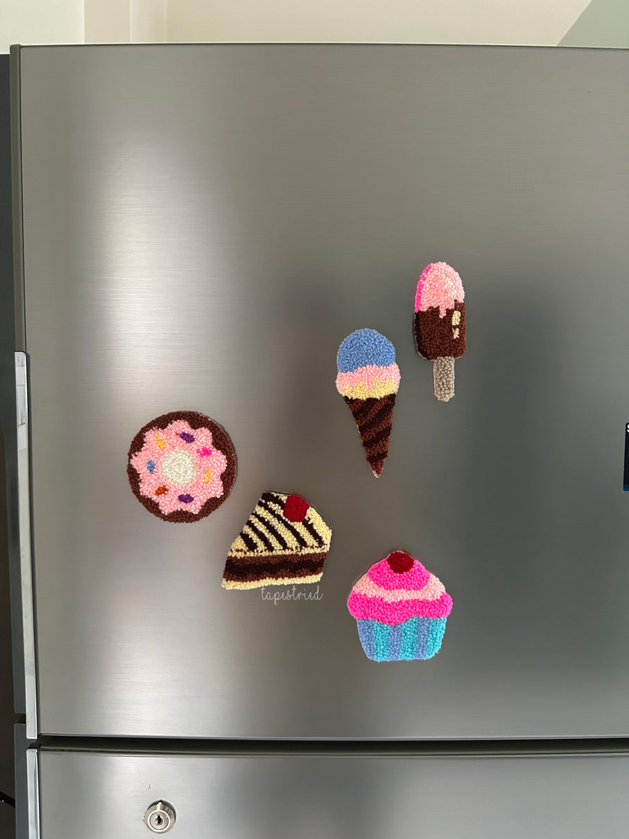 Cupcake Magnet