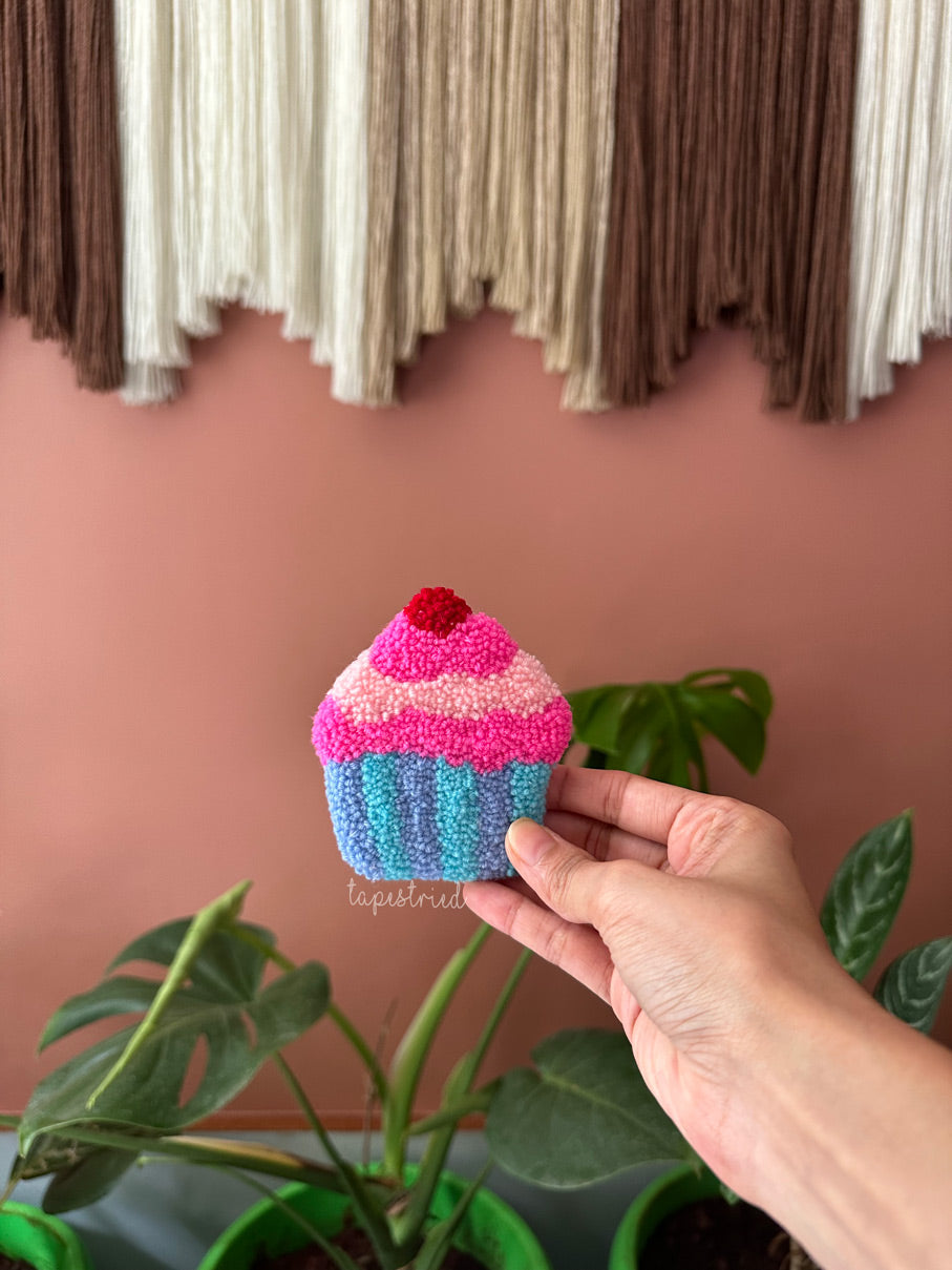 Cupcake Magnet